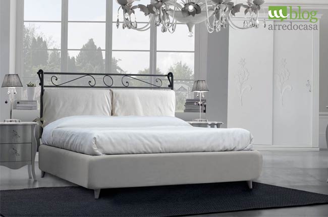 Letto matriminiale in ferro battuto con contenitore